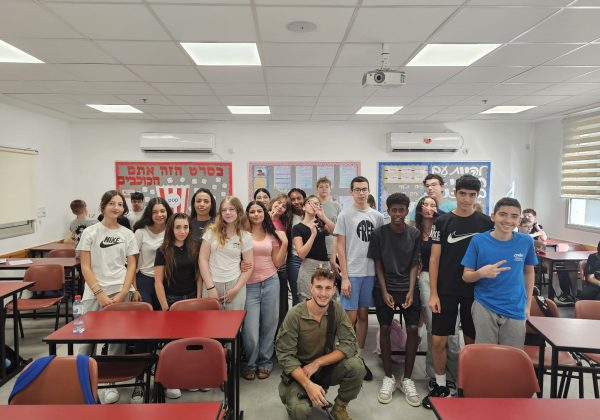 מתגייסים באהבה וברוחב לב למען חיילנו