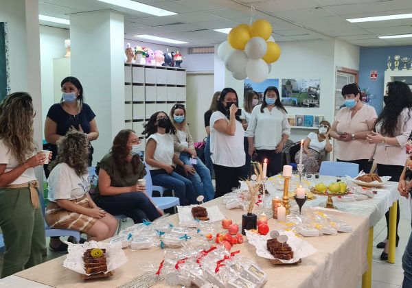 צוות חטיבת “יונתן” מרים כוסית לכבוד השנה החדשה ומברך שתהיה שנה טובה ומוצלחת