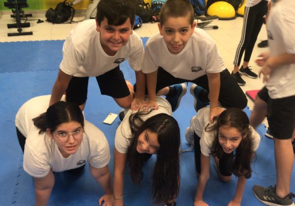 “מצוינות בספורט” פותרים חידות בשילוב הספורט🏂⚽🏀🏄