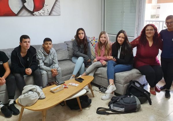 בתים פתוחים בשכבה ח’ ” בתים פתוחים” תודה למשפחות הנפלאות שפתחו את ביתם באהבה רבה
