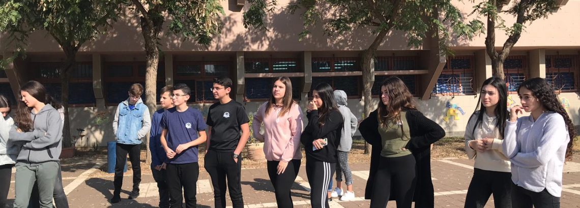 תלמידי ח’ מדעית בלמידה חוץ כיתתית