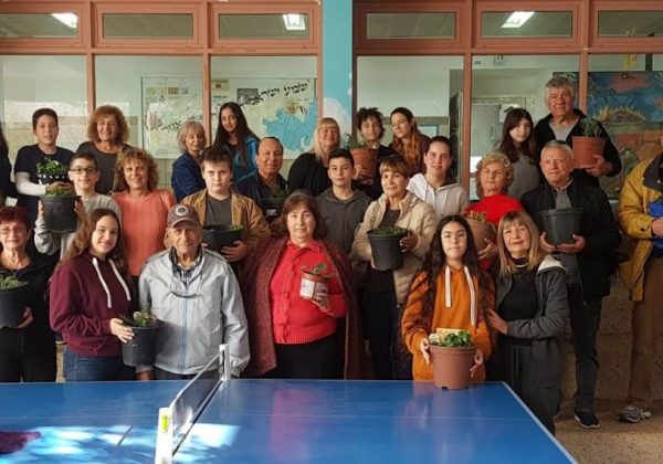 “גינון בין דורי” – סבים וסבתות עם נכדיהם בפעילות משותפת בחטיבה🌹🌷