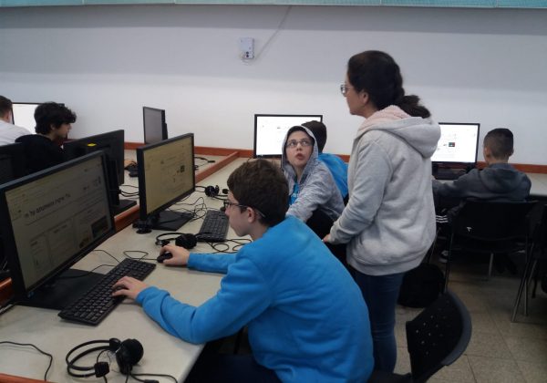 תלמידי אורטכניון ט’ במפגש קדם סיום לקראת כנס עבודות החקר בטכניון