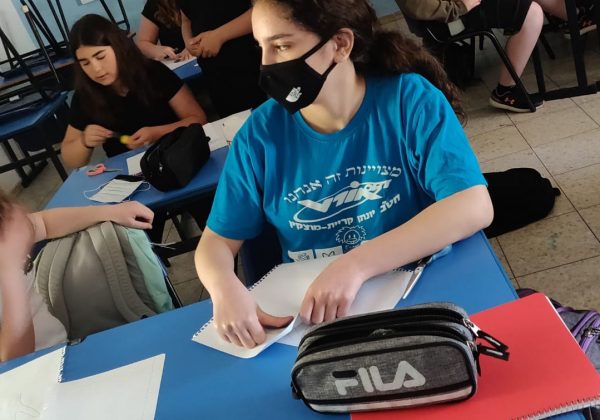תלמידי מצוינות מדעית חקרו את מבנה טביעת האצבע האישית בהקשר לעבודת המז”פ