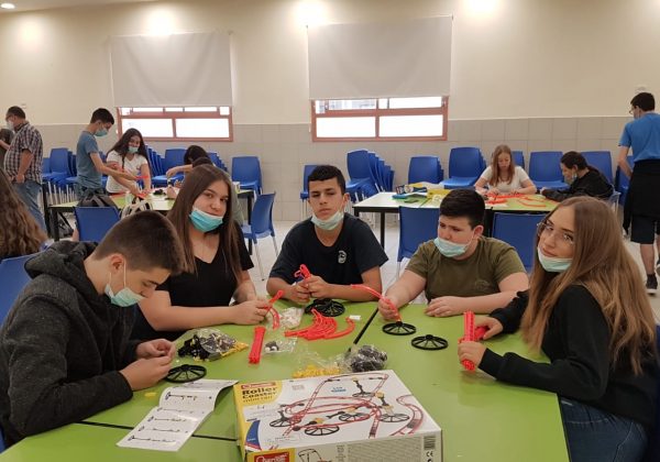 כתה מדעית ח’ חשיבה הנדסית וחוקי פיסיקה בלמידה יצירתית…