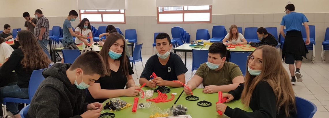 כתה מדעית ח’ חשיבה הנדסית וחוקי פיסיקה בלמידה יצירתית…