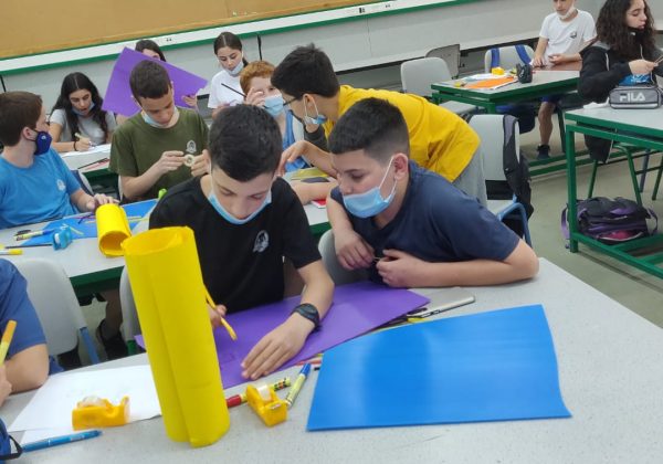 תלמידי מצוינות מדעית למדו על החוק השלישי של ניוטון תוך תכנון ובניית מכונית ניוטונית