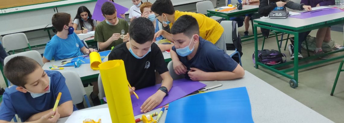 תלמידי מצוינות מדעית למדו על החוק השלישי של ניוטון תוך תכנון ובניית מכונית ניוטונית