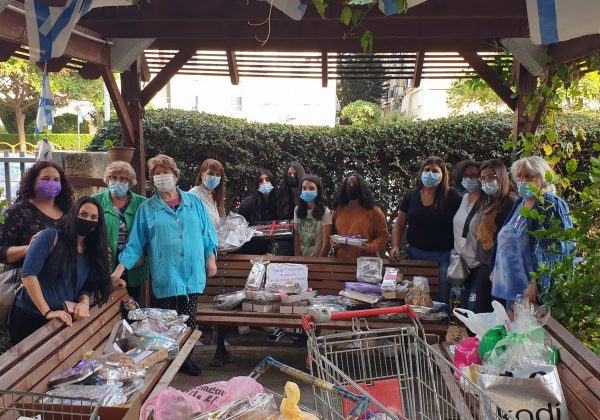 תלמידי שכבת ח’ ממתיקים את השבת לקהילה הכרת הטוב והוקרת תודה