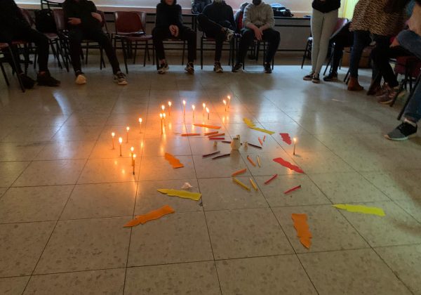 “האור שבי” תלמידי ח’4 מאירים את אורם