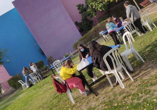תלמידי המצוינות באתגר המרשמלו, מתרגלים עבודת צוות💪 ולומדים על חוקי המכניקה