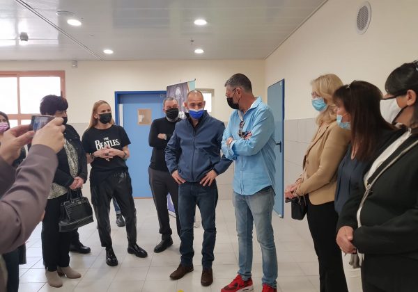 ד”ר סער הראל, מנהל מחוז חיפה, ביחד עם אנשי משרדו, בא ללמוד מקרוב על ה”חממה”