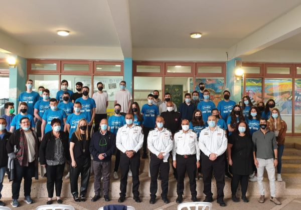 מיפגש מרגש בין צמרת הכבאות לתלמידי הכתה המדעית