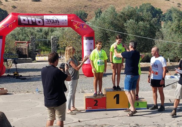 יישר כח לשירה דוד מכיתה ז’2 שזכתה במקום הראשון במקצה צעירות בתחרות טריאתלון התבור