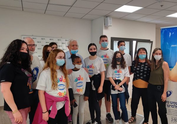 “הקש בדלת” – טקס פתיחת ההתרמות ל”אגודה למלחמה בסרטן” בהשתתפות ראש העיר וחברי האגודה
