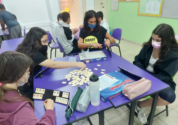פעילות גיבוש – משחקים ונהנים – שכבת ח’