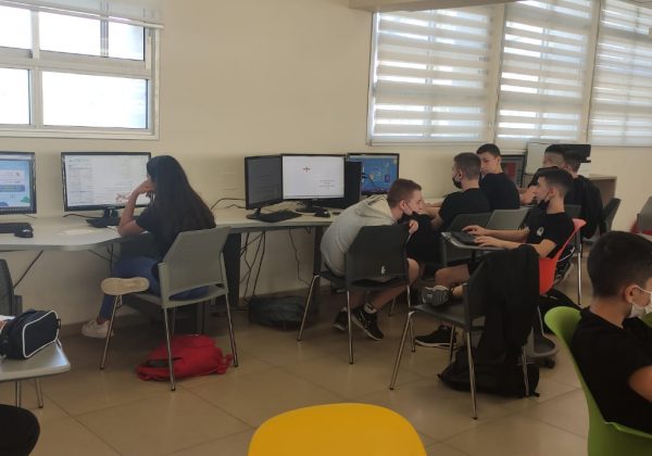 שכבת ט’ – הערכה חלופית באזרחות – יסודות לקיומה של מדינה, במרכז חדשנות