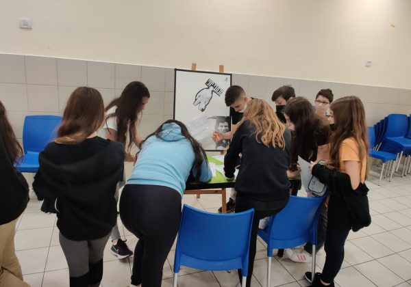 תלמידי שכבה ז’ קוראים את “מכתבי יוני”, לומדים על מורשתו ותרומתו למדינה