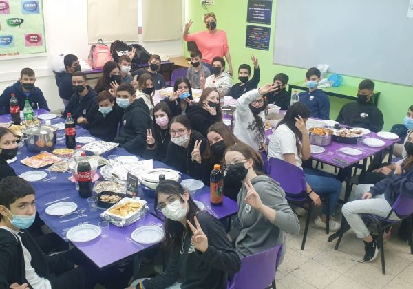 ח’2 – ארוחת בוקר כיתתית טעימה ומהנה☺☺☺
