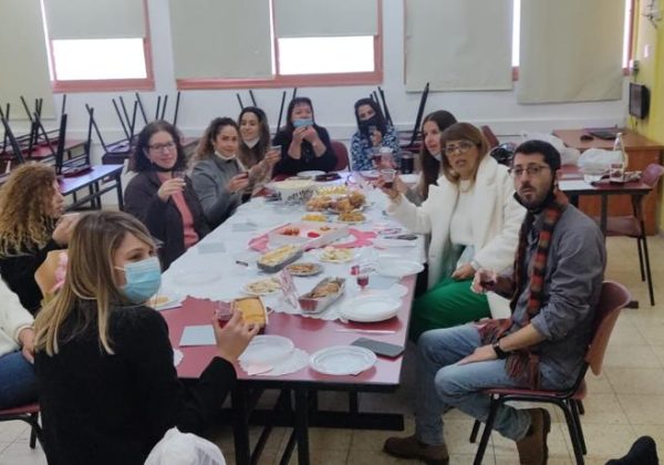 צוות מחנכי ט’ – במפגש סיום מחצית א’ ופרידה מאלמוג ב”סימן אהבה ואחווה”