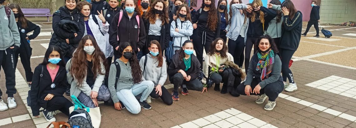 תלמידי שכבת ז’ מתחום עניין אומנות בסיור לימודי וסדנת יצירה מרתקים במוזיאון הימי בחיפה