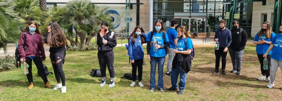 תלמידי ח’ מדעית במכון ויצמן בסדנת “המראות ונחיתות”