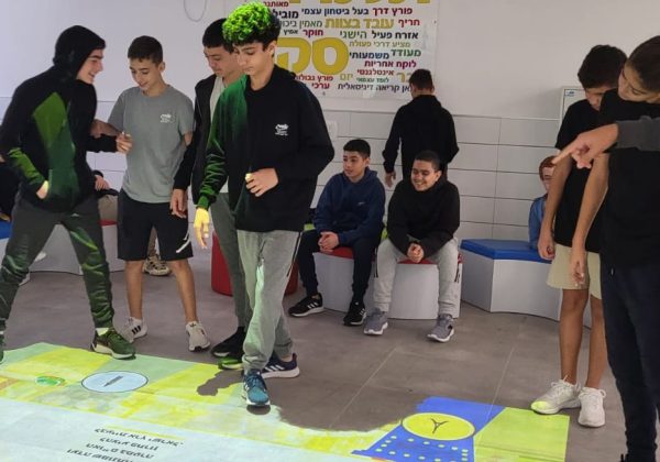 ח’2 בפעילות של דינמיקלאס בנושא “כ”ט בנובמבר”